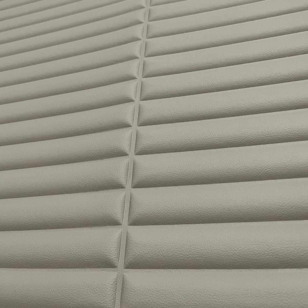 PLACA SIMIL CUERO GRIS  69CM X 3MT 6 MM    HOLZBODEN **NUEVA**10 %